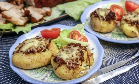 Вкусный гарнир: картофель с луком и сыром для любого стола