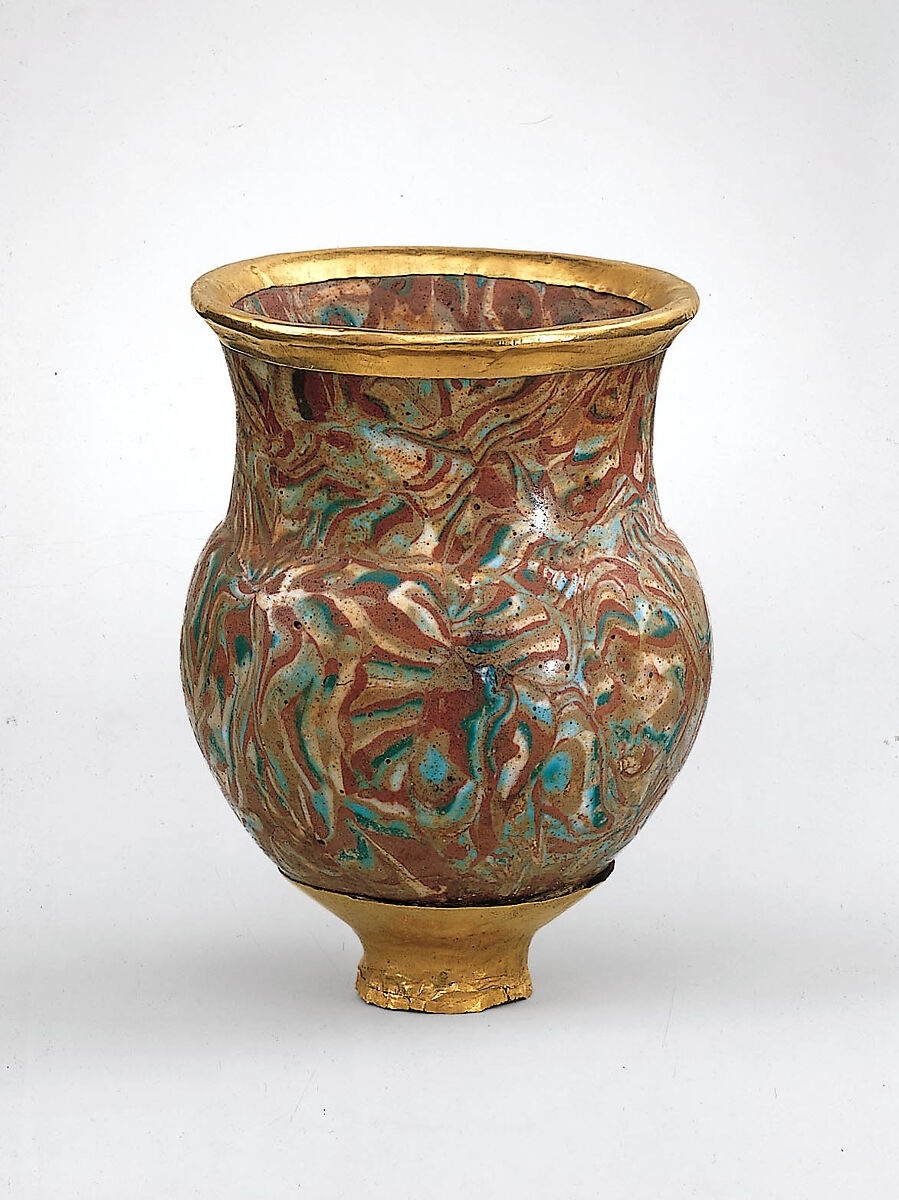 Чаша из далекого времени: артефакт, который соединяет судьбы женщин и историю Египта