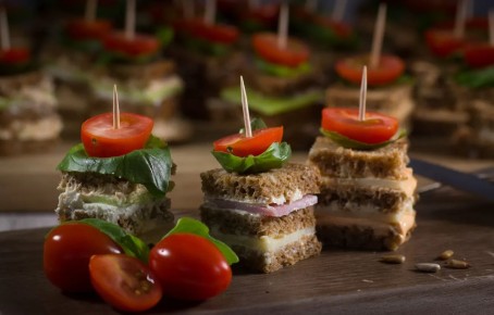 Неповторимые закуски для новогоднего стола: легко, быстро и вкусно