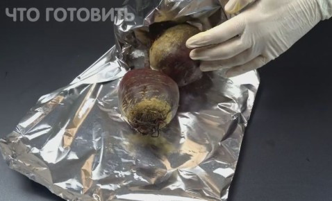 Удивительный салат со свеклой и курицей для любого стола