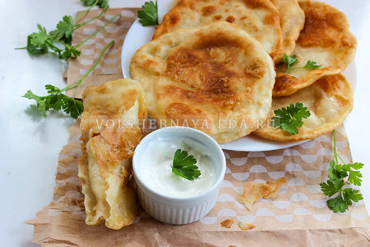 Необычные жареные лепешки: секреты приготовления с луковым соком