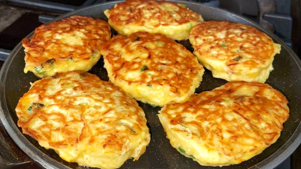 Как порадовать семью вкусным завтраком: оладьи с капустной начинкой