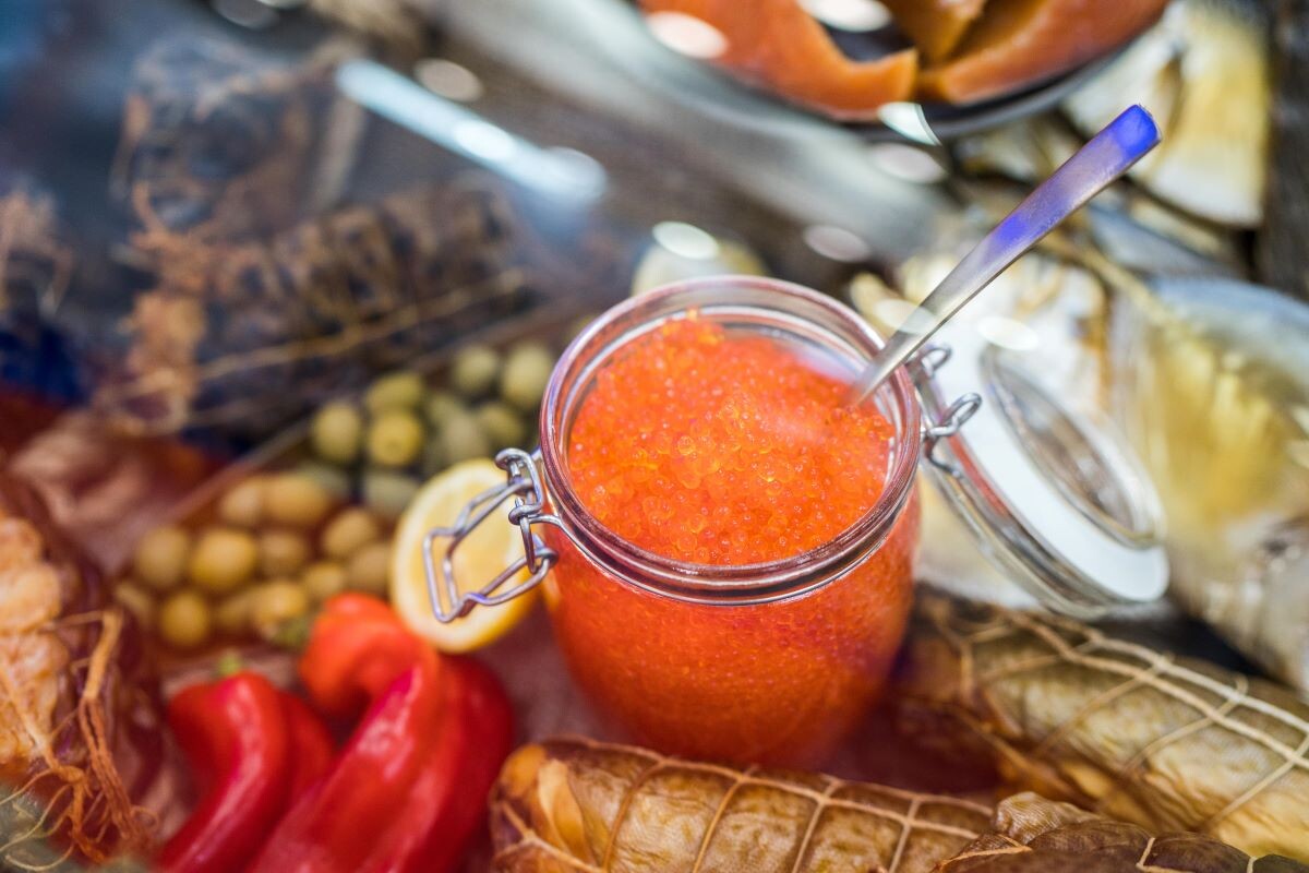 Как выбрать качественную красную икру на праздник