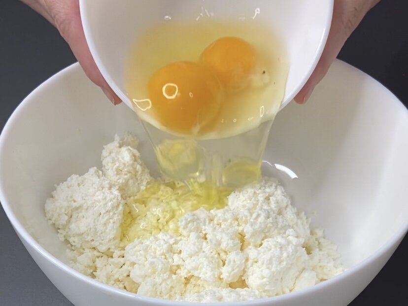 Легкие подковки к чаю: секреты несладкой творожной выпечки