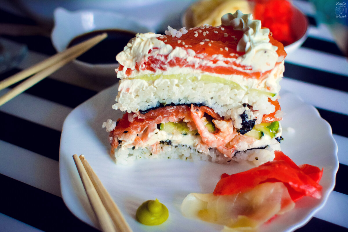 Суши-торт Филадельфия: эффектное угощение для гурманов
