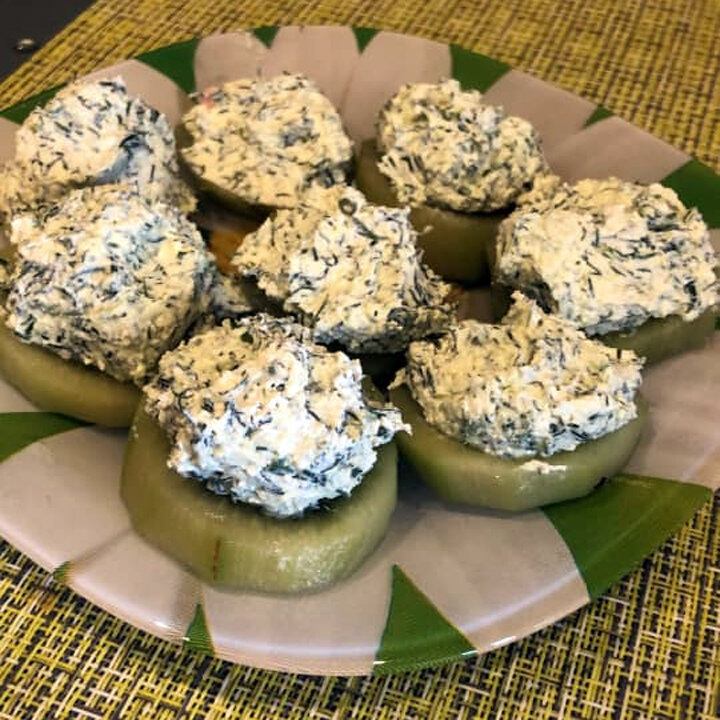 Сочные букеты киви с пикантной творожной намазкой