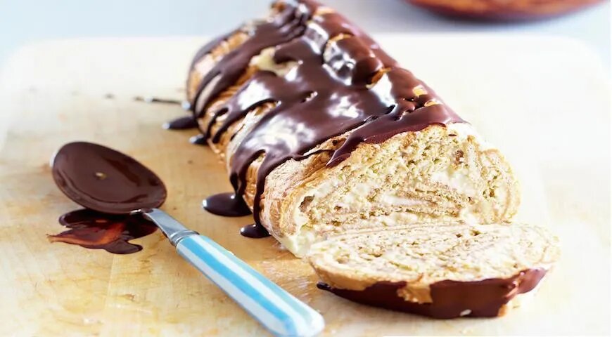 Очаровательные торты для праздника весны