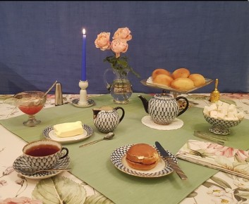 Сладкие сдобные булочки для идеального английского чаепития