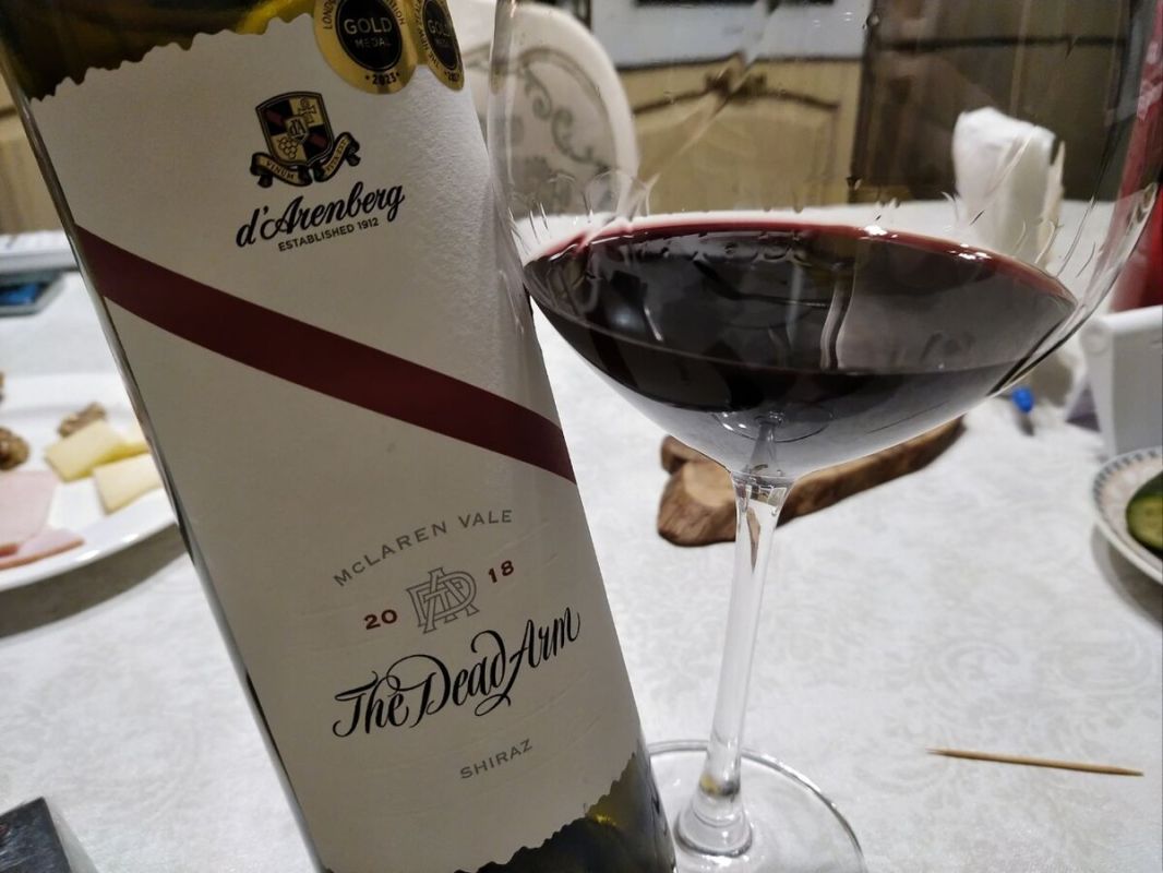 ���� � ����������: ̸����� ���� � ������������ ������