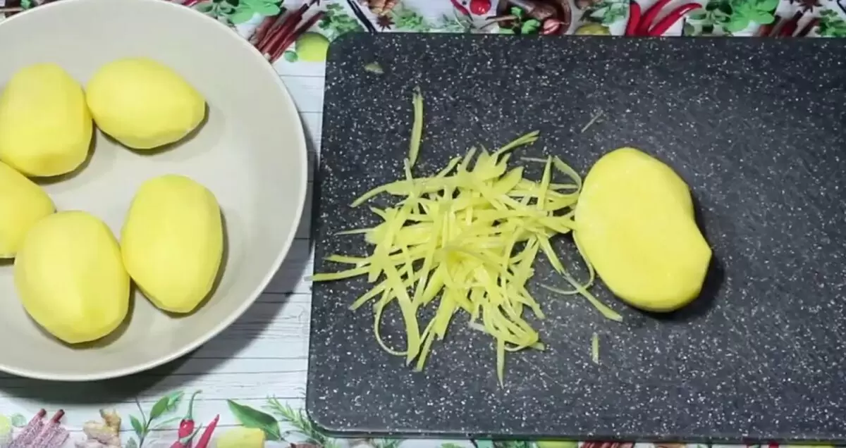 Неповторимый салат «Гнездо глухаря»: два часа вашего времени — и шедевр на столе