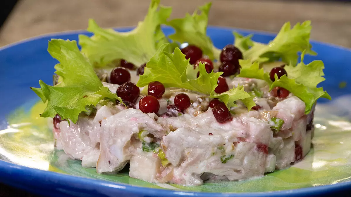 Новый взгляд на любимый новогодний салат: просто, быстро и вкусно