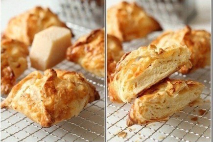 Слойки с сыром и творогом: просто и вкусно