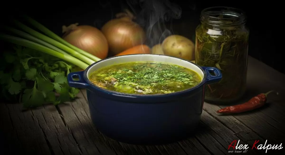 Как увидеть грузинский щавелевый суп вне времени и вкуса