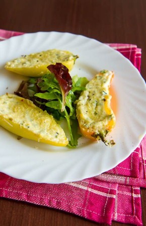 Перцы, фаршированные сыром