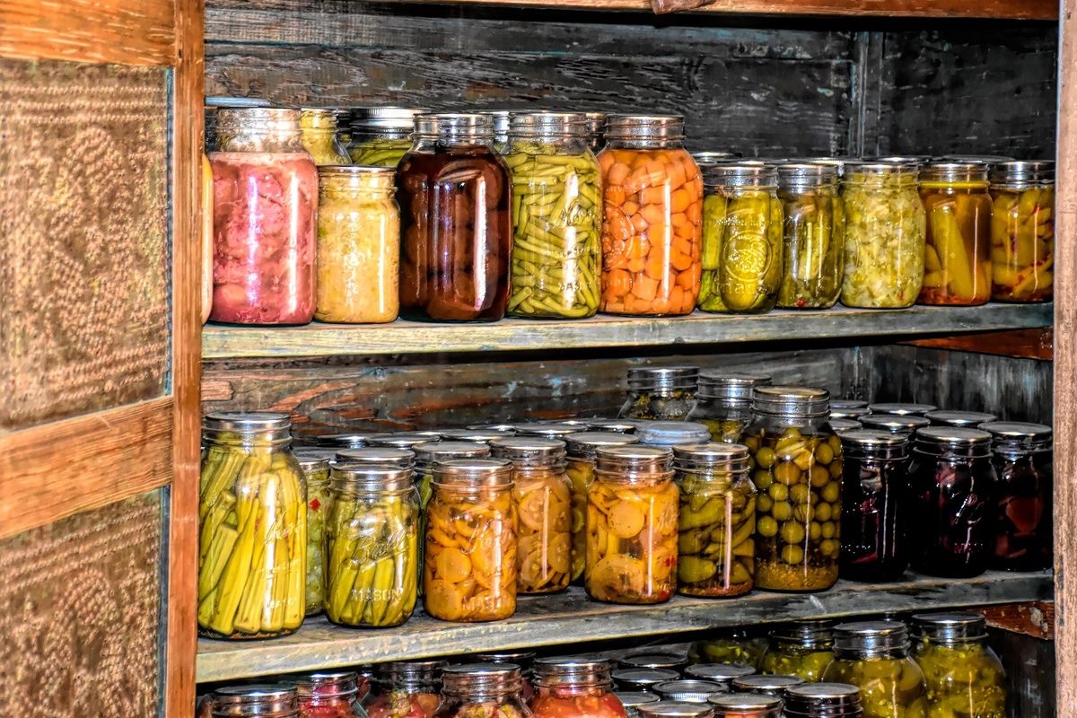Эксперты предупреждают: риски зимнего хранения продуктов на даче
