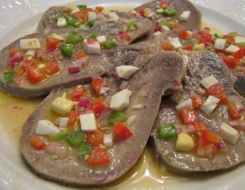 Говяжий язык под соусом винегрет: вкусная закуска, полная красок